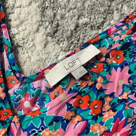 Woman’s Loft size large floral Daisy Double V Peplum Shell tank top - Picture 7 of 9